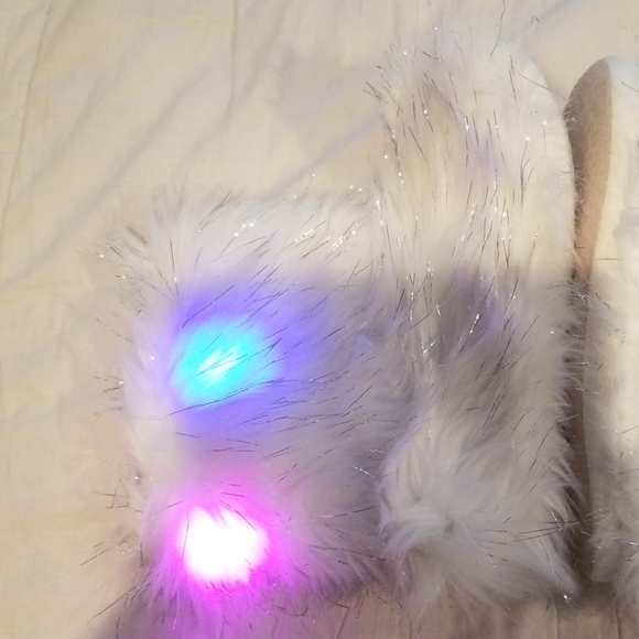 Slippers - Picture 2 of 3